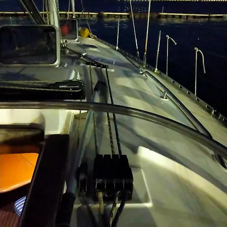 Botel Isla Blanca