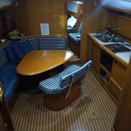 Botel Isla Blanca